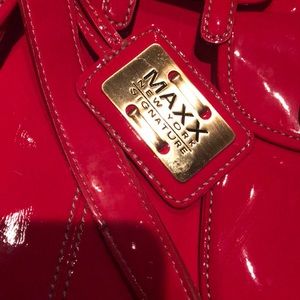 Large bag. MAXX New York signature
